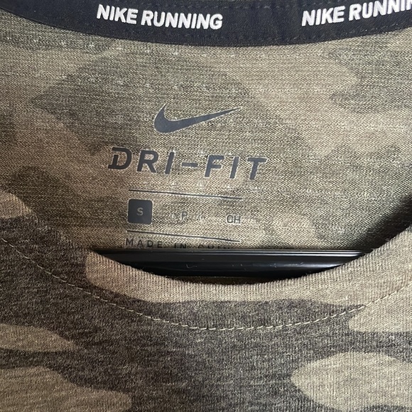 Nike Rise 365 Camo Short Sleeve Dri Fit Running Shirt - Picture 3 of 5